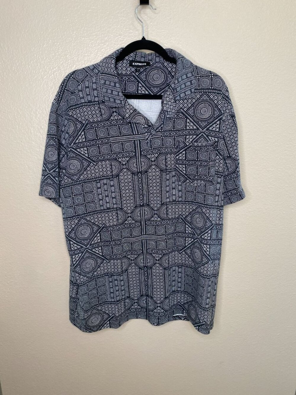 Express Mens Geometric Patterned Short Sleeve Shirt XL Polo Cotton Blend Collar